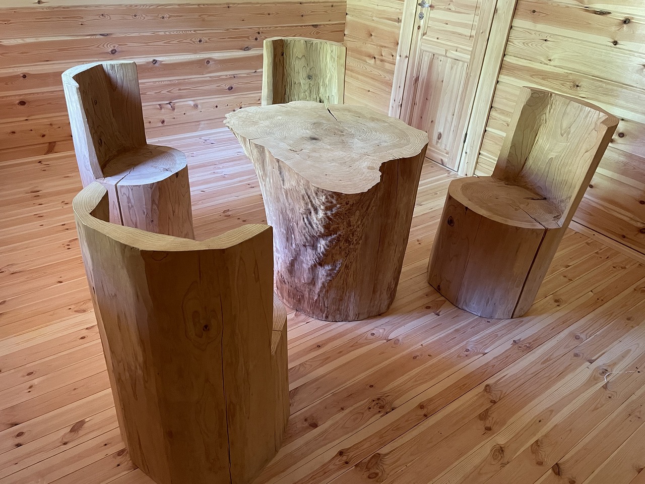 オーダーメイドの家具制作（木製椅子・テーブル）なら京都府南丹市の潮田工務店におまかせ